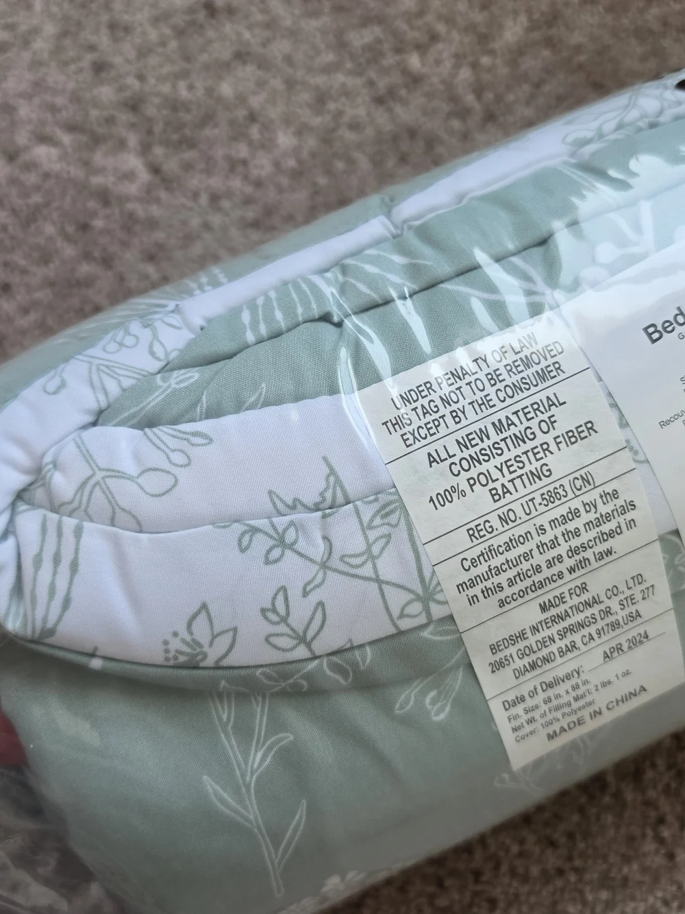 NEW Reversible twin Comforter Set in Sage Green